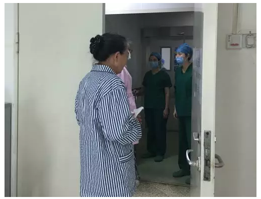 李媽媽走進手術(shù)室